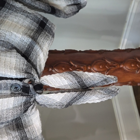 NWT black and white plaid long sleeve shirt - Picture 4 of 5